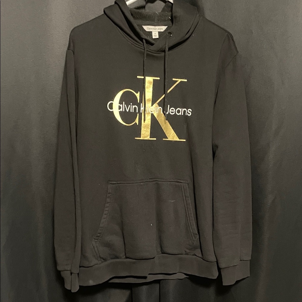 Calvin Klein Men's Sweater in Black with Gold Logo